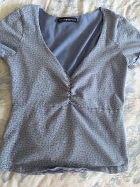Brandy Melville Lavender Blue Ruched V-Neck Short Sleeve Top